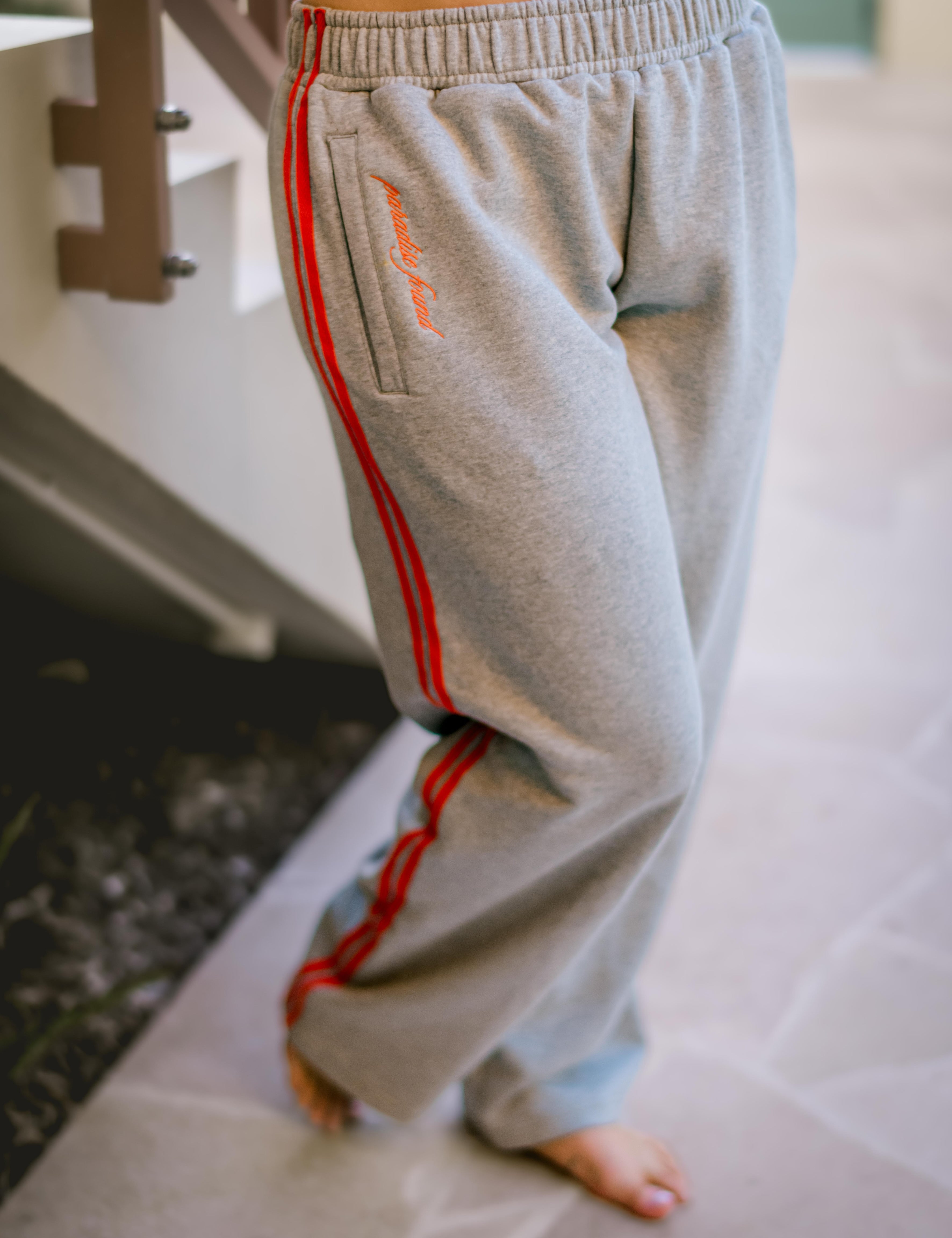Run to Paradise Sweat Pants Grey